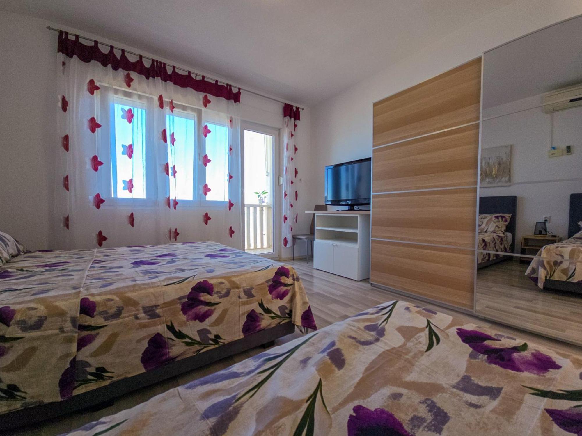 Apartments Neda Omiš Esterno foto